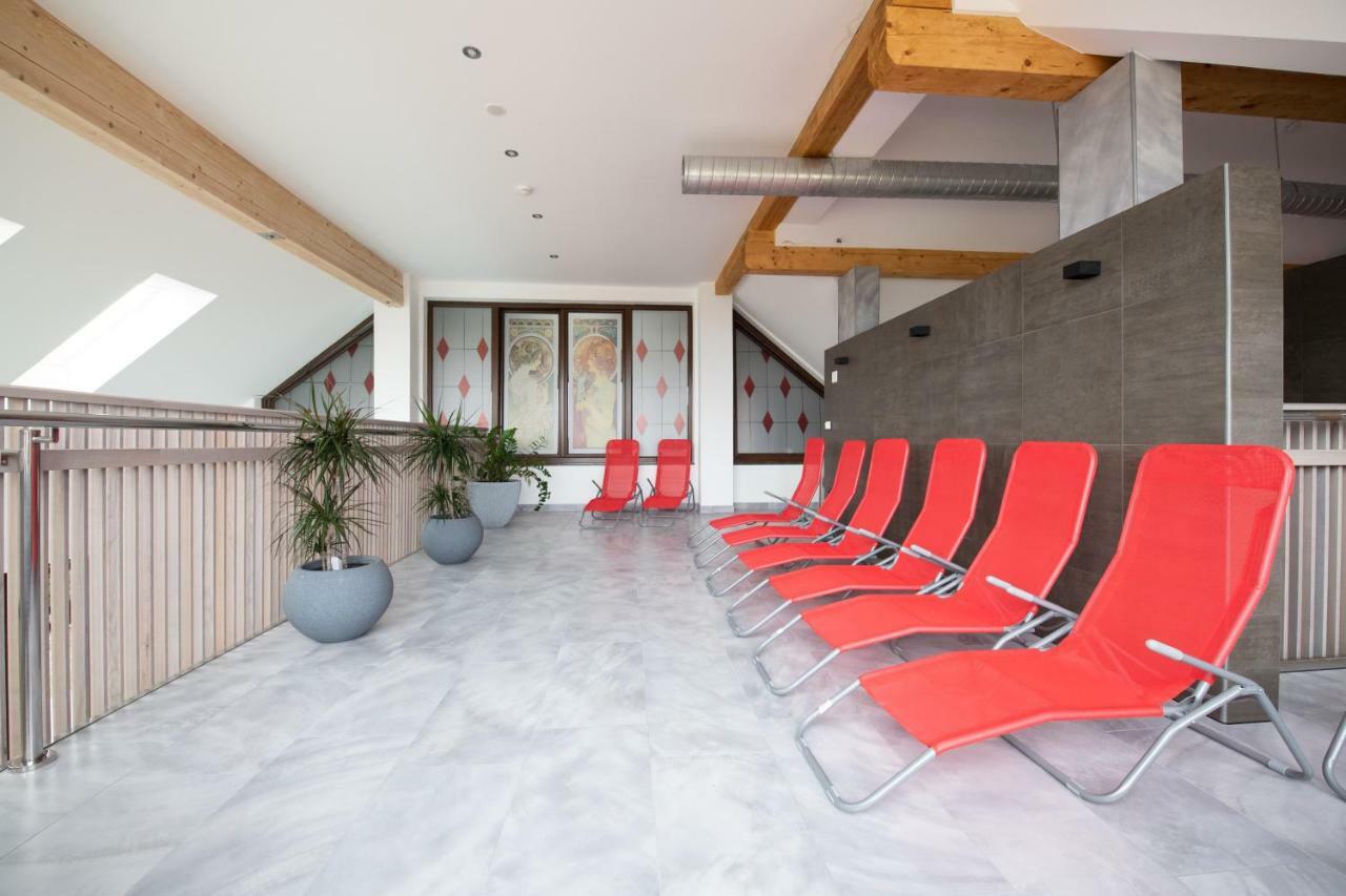 Hotel Strk Murska Sobota Buitenkant foto